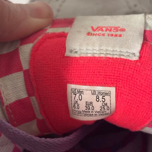 Vans White/Pink Checkered Lined, High Tops- 8.5W - Picture 5 of 9